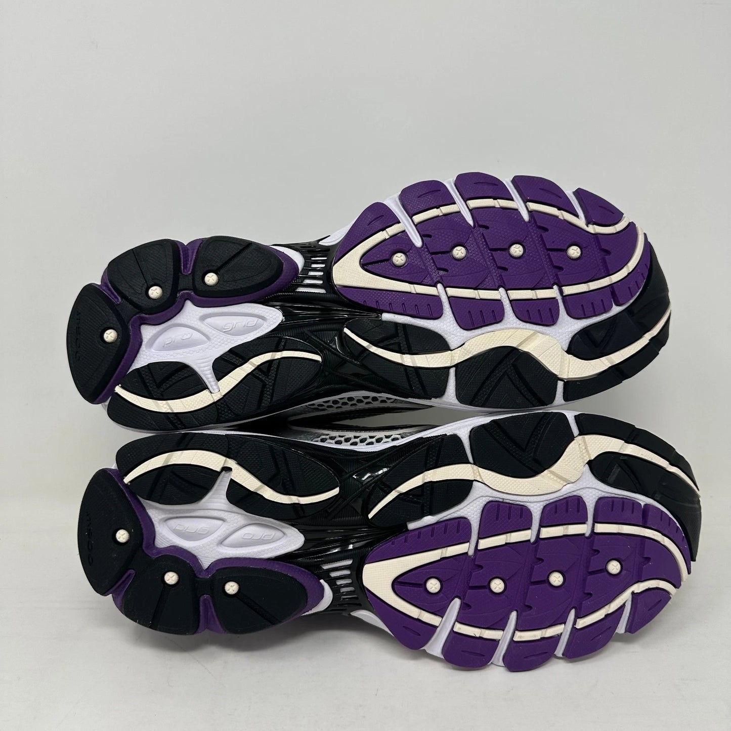 Size 11.5 - Saucony ProGrid Omni 9 "White Black Silver Purple" 2025 W/Box - S70739-10