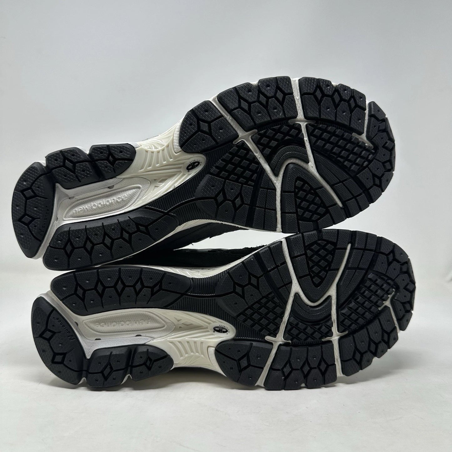 Size 5 - New Balance 2002R “Magnet Lead” 2024 W/Box - M2002RFB