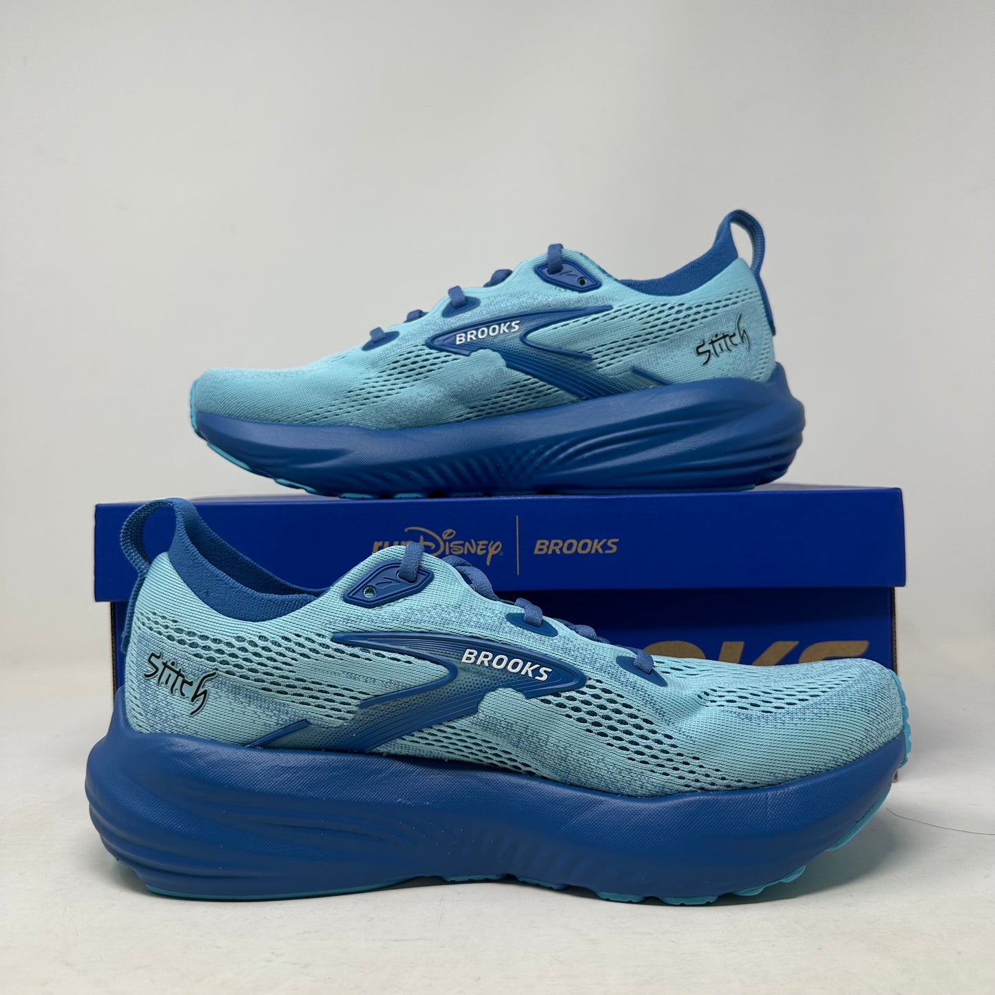 Size 13 - Brooks Glycerin 22 runDisney “Stitch” 2025 W/Box - 110530-1D-421