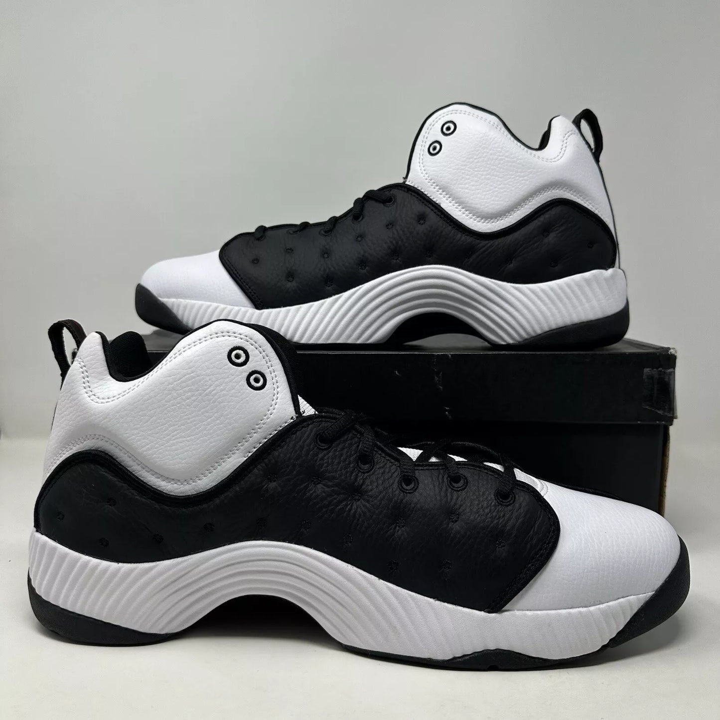 Size 13- Jordan Jumpman Team II “White Black” 2023 W/Box - 819175-106